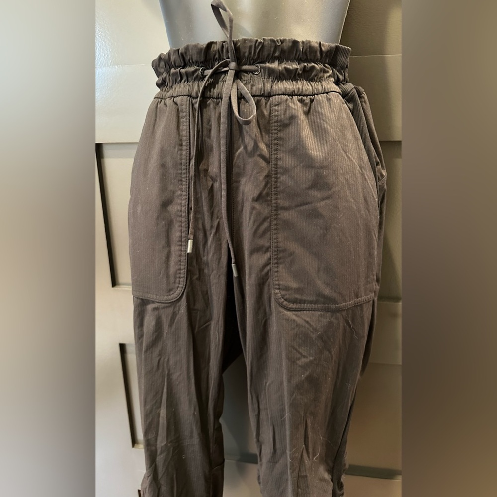 Lululemon Black Joggers, Women’s 6